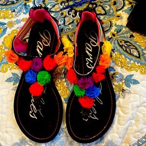 Cute little girl size 3 sandals by Paris Blues EUC